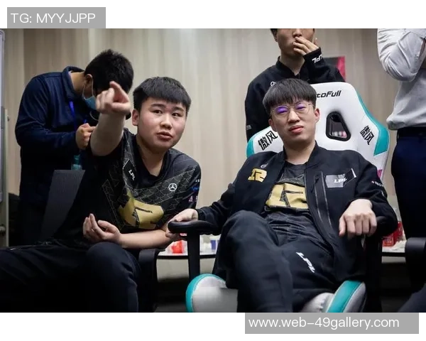 DOTA2战术解析：探秘FPX战队的快速进攻策略与执行技巧